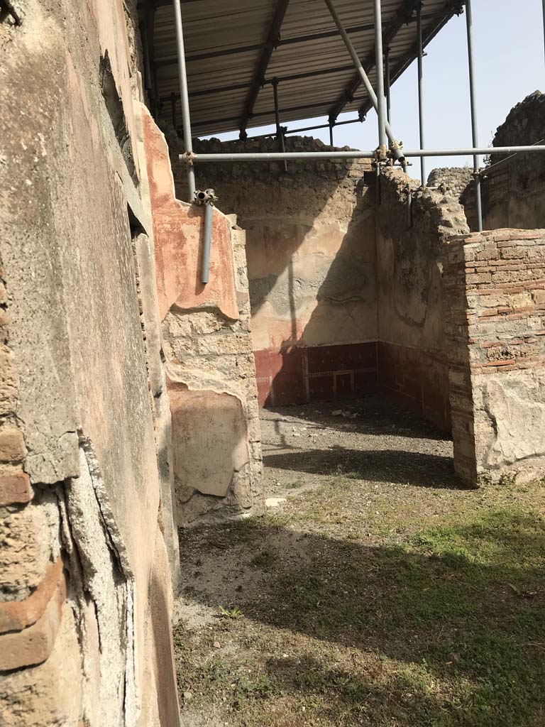 VIII.4.4 Pompeii. April 2019. Doorway with wide entrance to room 18, oecus, in north-west corner of portico. 
Photo courtesy of Rick Bauer.
