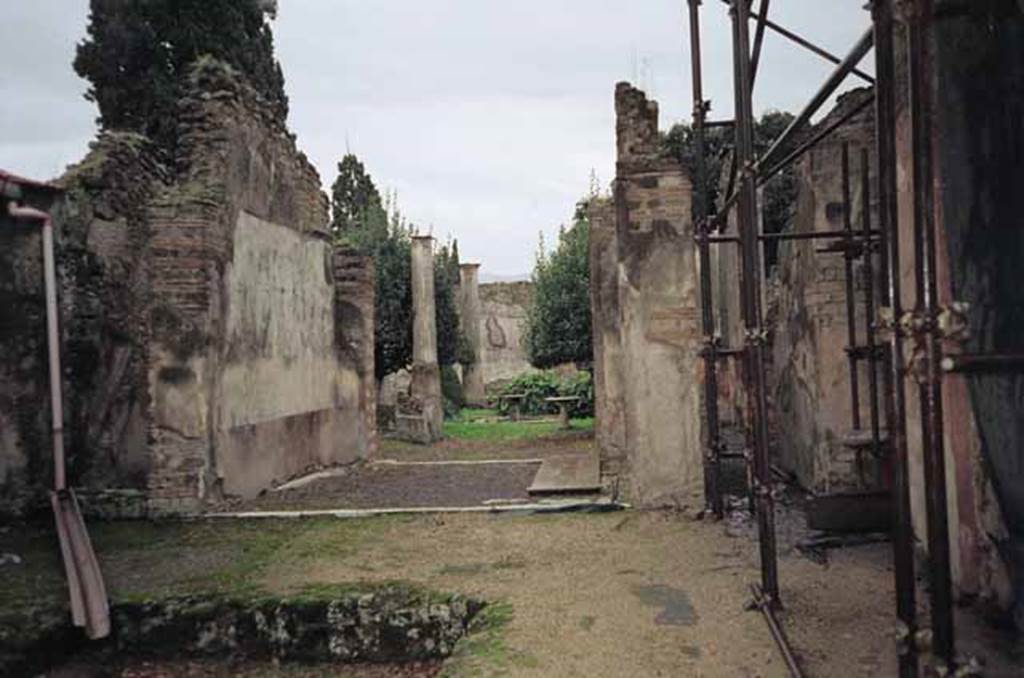 VIII.4.4 Pompeii. January 2010.  Looking south from atrium, through tablinum to peristyle. Photo courtesy of Rick Bauer.
