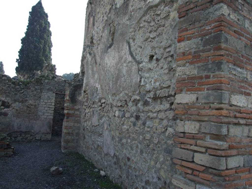 VIII.4.8 Pompeii.  Shop.  December 2007.  West wall.