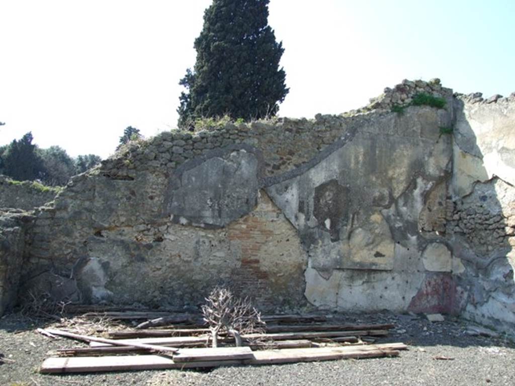 VIII.4.15 Pompeii. March 2009. Room 17, west wall of exedra