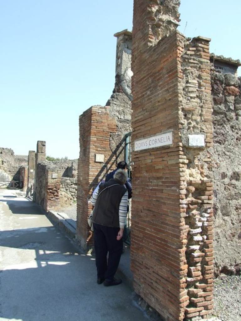VIII.4.15 Pompeii.  March 2009.  Entrance on Via dell’Abbondanza.