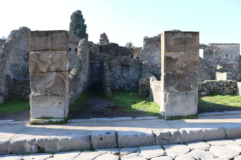 VIII.4.19 Pompeii. December 2018. Looking west to entrance doorway on Via Stabiana. Photo courtesy of Aude Durand.