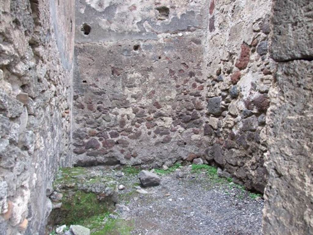 VIII.4.20 Pompeii.  Shop and rooms.  December 2007.  Small room at rear.