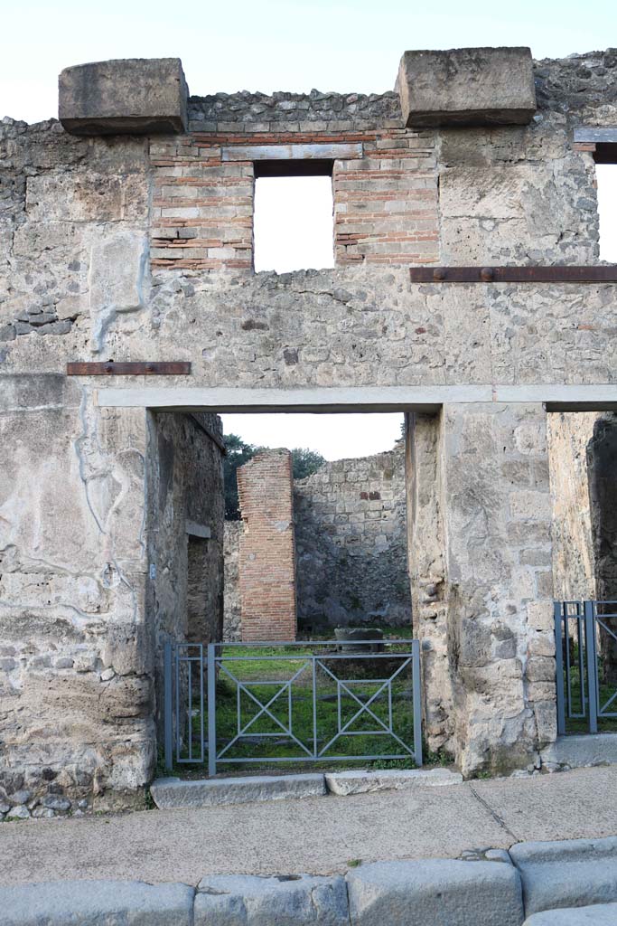 VIII.4.27 Pompeii. December 2018. Entrance doorway. Photo courtesy of Aude Durand.
