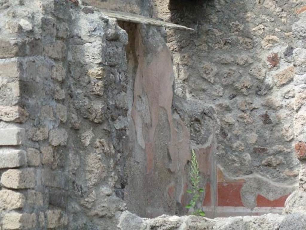 VIII.4.34 Pompeii, September 2015. West wall and north-west corner of cubiculum, taken through window from atrium.