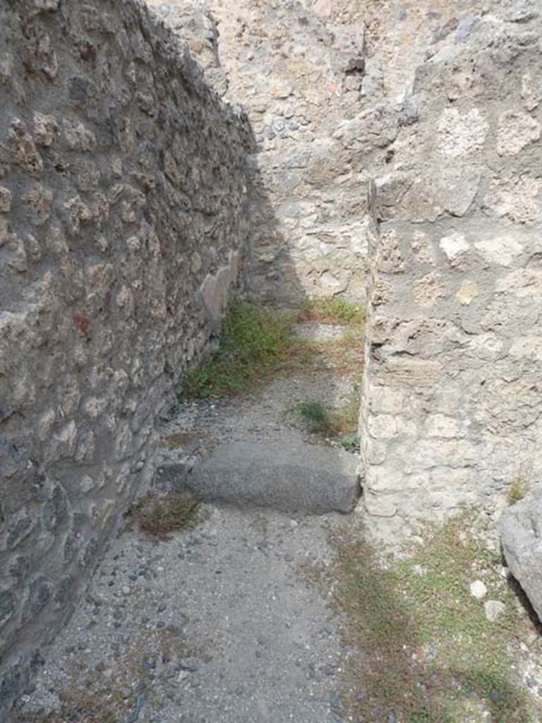 VIII.4.35 Pompeii, September 2015. Doorway to rear room.