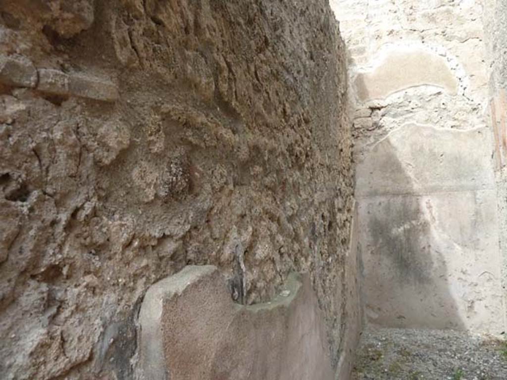 VIII.4.37 Pompeii. September 2015. West wall of small room/cupboard.