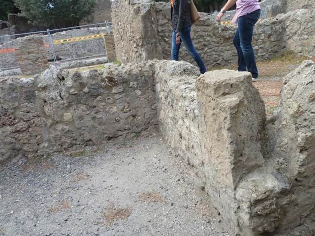 VIII.4.39 Pompeii. September 2015. North-west corner of corridor leading to rear rooms and light-yard.