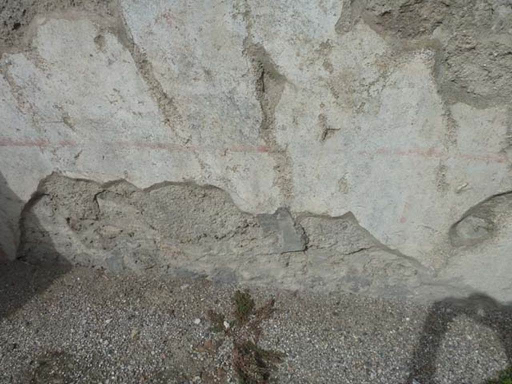 VIII.4.45 Pompeii. September 2015. Remaining decoration on north wall of “second” room.