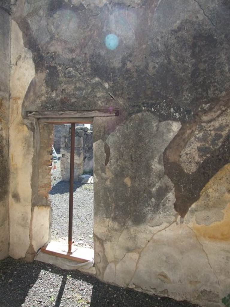 VIII.5.2 Pompeii.  March 2009.  Room 4. Cubiculum. South wall.