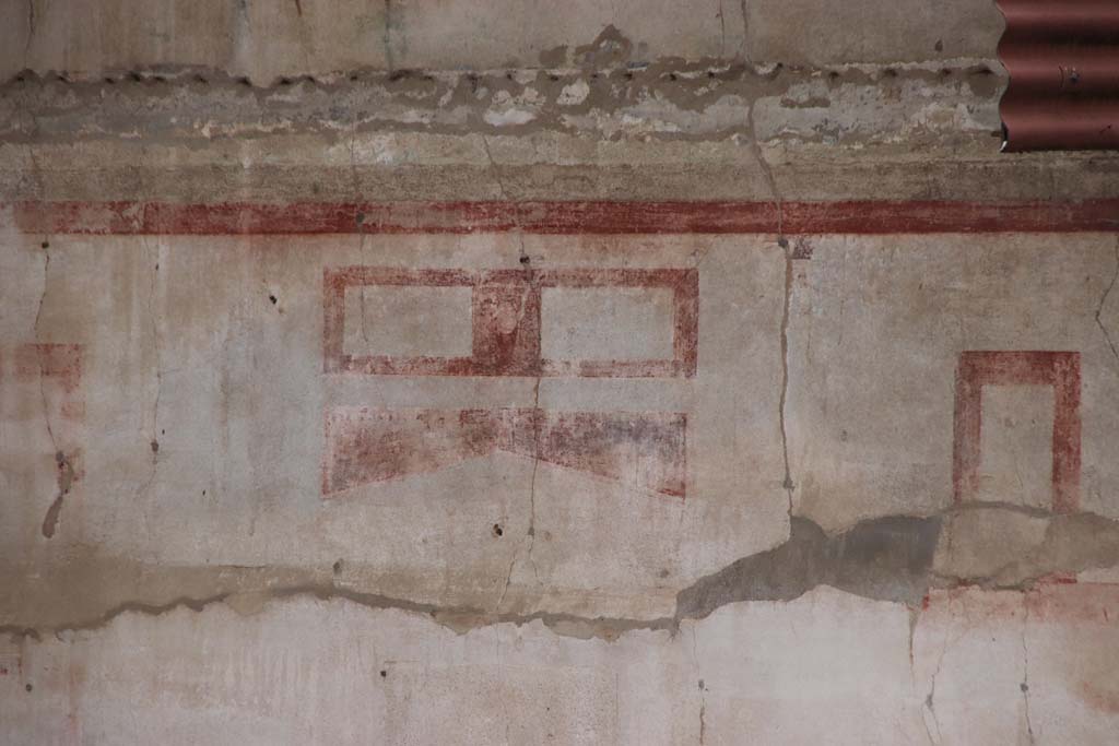 VIII.5.2 Pompeii. October 2020. Room 8, painted plaster on the upper south wall of an oecus, at rear of peristyle garden.  
Photo courtesy of Klaus Heese.
