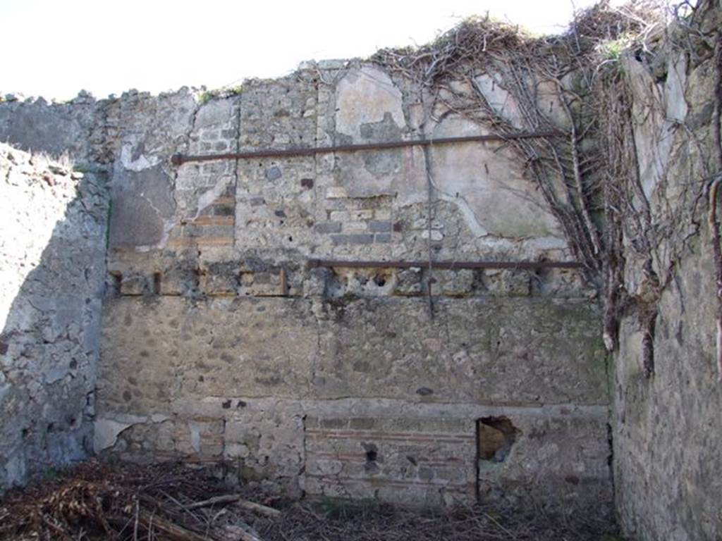 VIII.5.2 Pompeii.  March 2009.  Room 11.  East wall, with remains of upper floor.