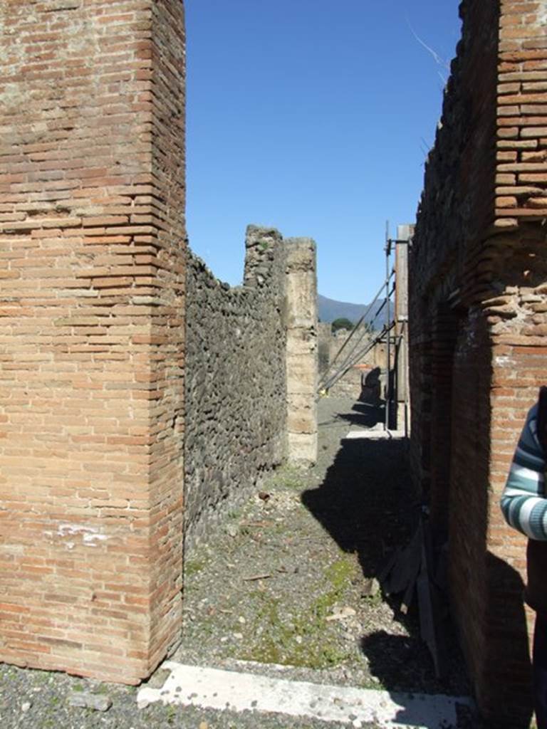 VIII.5.2 Pompeii.  March 2009.  Room 20.  Corridor, looking north to Atrium.