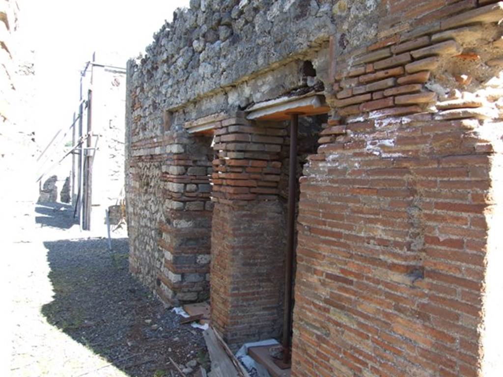 VIII.5.2 Pompeii.  March 2009.  Doorways to Stairs to Upper Floor and Room 21, in Room 20, Corridor.

