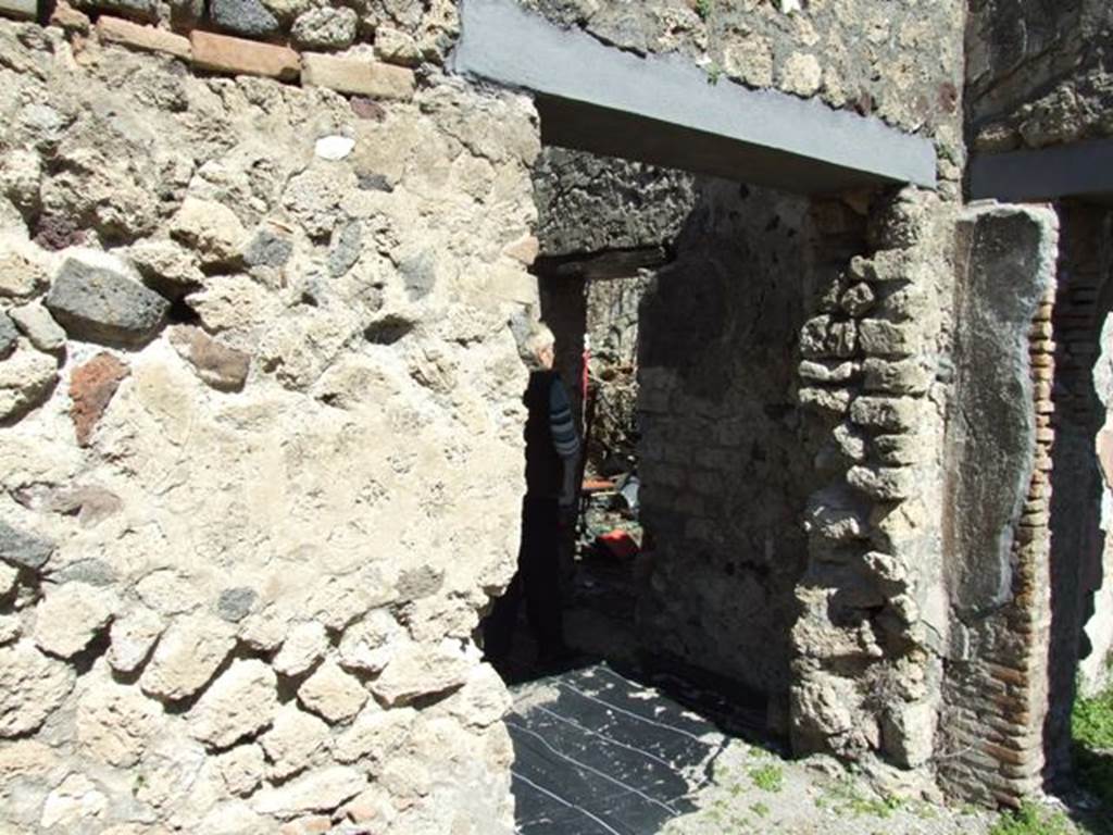 VIII.5.16 Pompeii.  March 2009.  Doorway to Room 9, looking through to Doorway to Room 11.