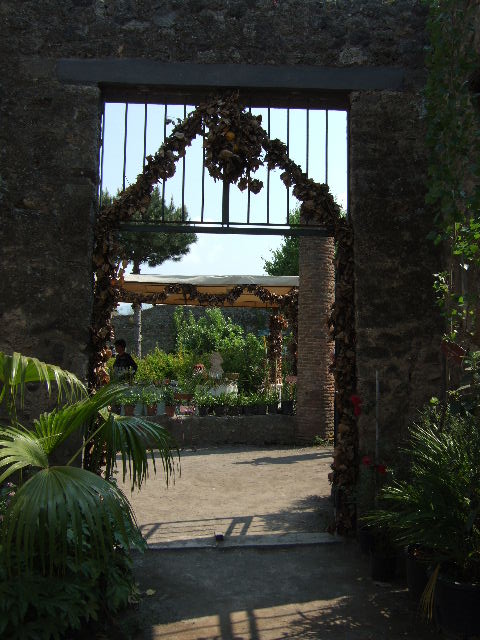 VIII.5.16 Pompeii. May 2006. Entrance.