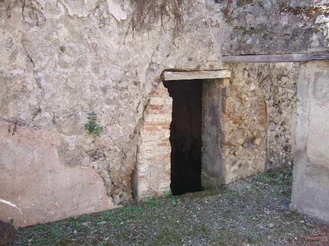 VIII.6.9 Pompeii. September 2005. Looking south into basement room/water tank/reservoir under VIII.6.10.  