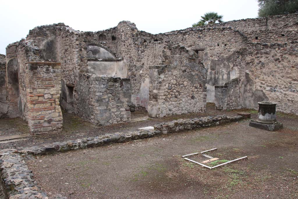 VIII.6.10 Pompeii. October 2020. 
Looking towards south side of peristyle area, with doorways to rooms “L”, stairs to upper floor, “m” cubiculum, in centre, and and “n”, another cubiculum with window onto vicolo. Room K is on the left, linking to bakery rooms in VIII.6.11.   Photo courtesy of Klaus Heese

