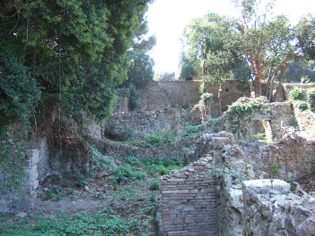 VIII.7.1 Pompeii. September 2005. Looking west towards garden at rear.