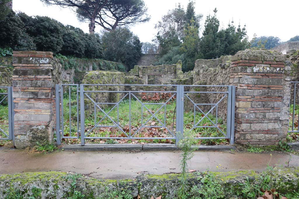 VIII.7.3, Pompeii. December 2018. Looking west to entrance doorway. Photo courtesy of Aude Durand.