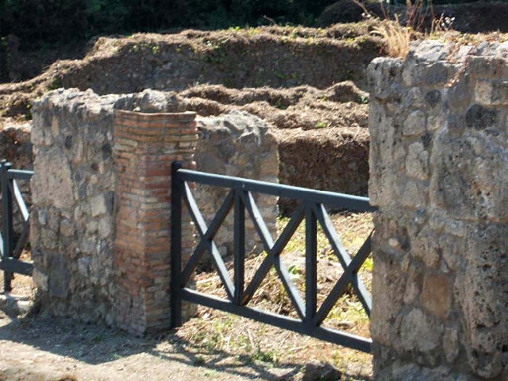 VIII.7.14 Pompeii. May 2005. Entrance.