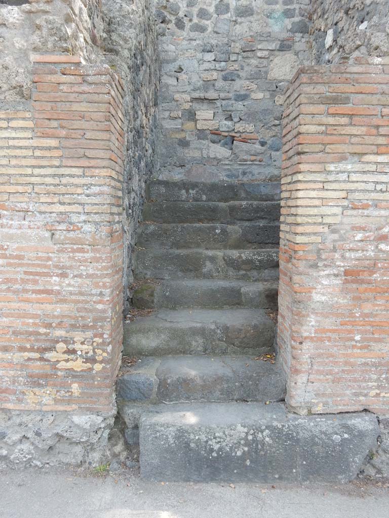 VIII.7.16 Pompeii. December 2007. Small staircase to upper floor on west side.
