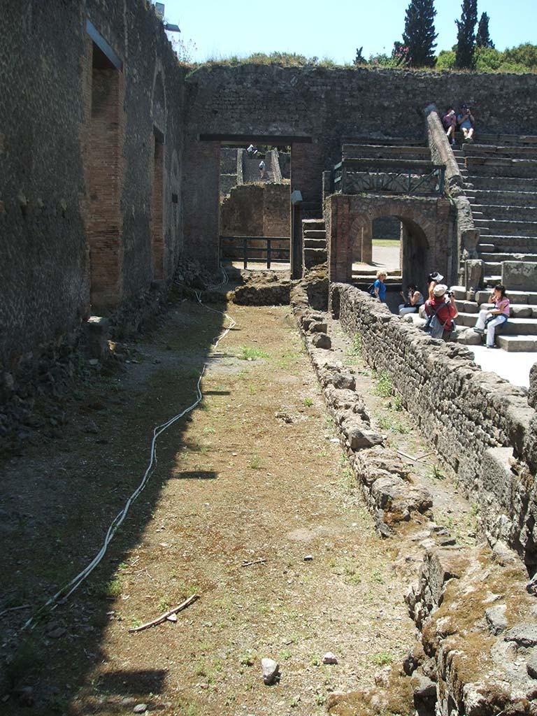 VIII.7.18 Pompeii. May 2005. Site of stage, looking west.