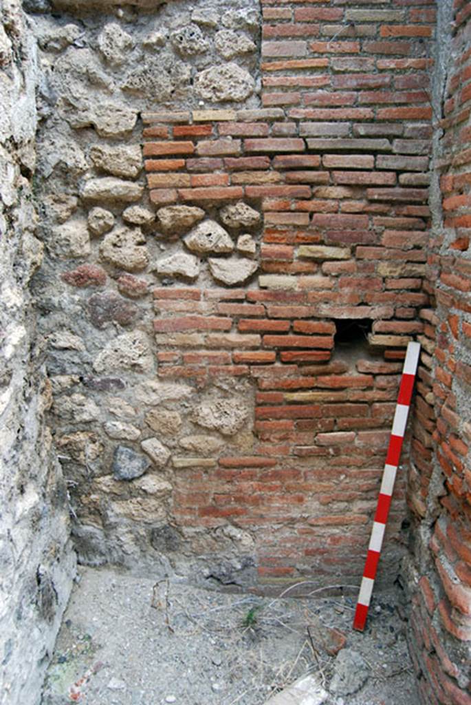 VIII.7.23 Pompeii. June 2009. East wall of small room. Photo courtesy of Sera Baker.