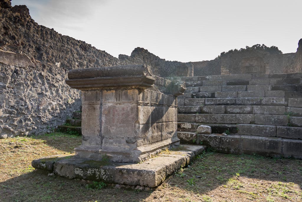 VIII.7.25 Pompeii. October 2023. Looking towards east and north sides of altar. Photo courtesy of Johannes Eber.