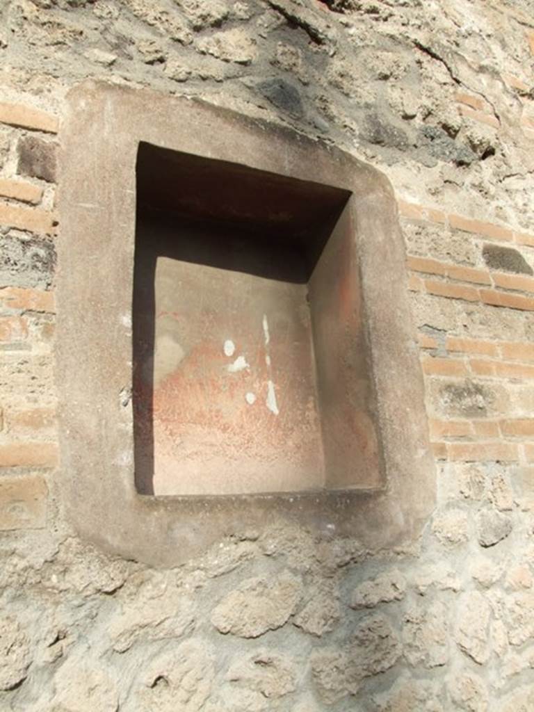 VIII.7.28 Pompeii.  May 2006. Niche in north wall.