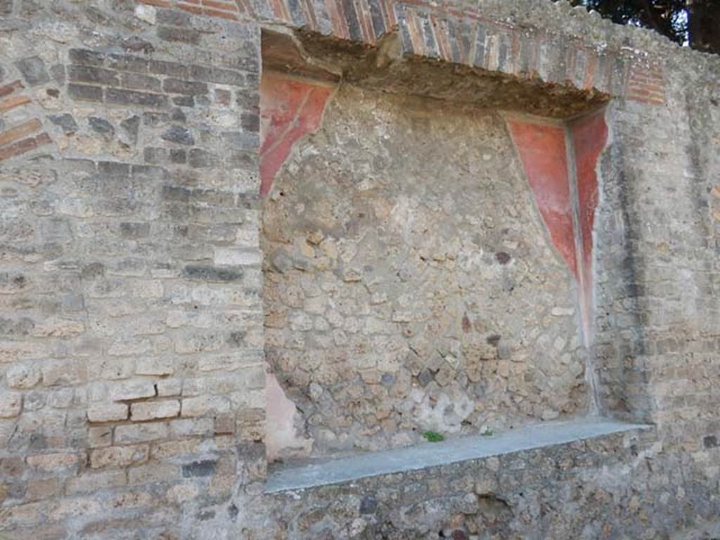 VIII.7.28, Pompeii. May 2015. Detail of square niche in south portico. Photo courtesy of Buzz Ferebee.