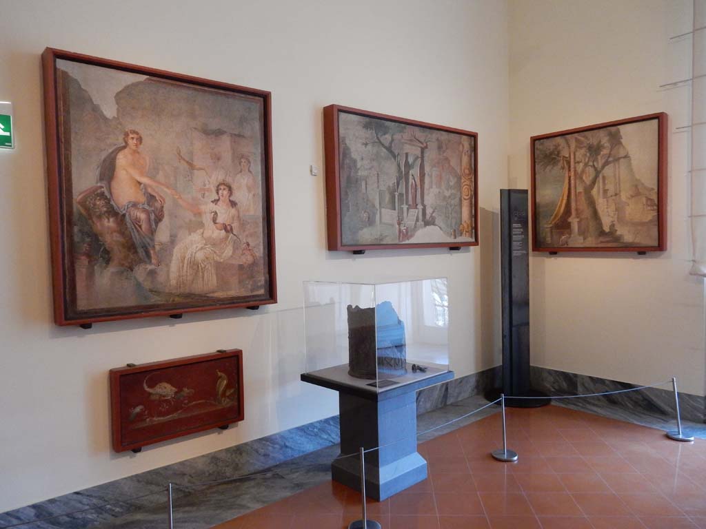 VIII.7.28 Pompeii. April 2019. Arrangement of paintings in Naples Archaeological Museum. 
Photo courtesy of Rick Bauer. 
