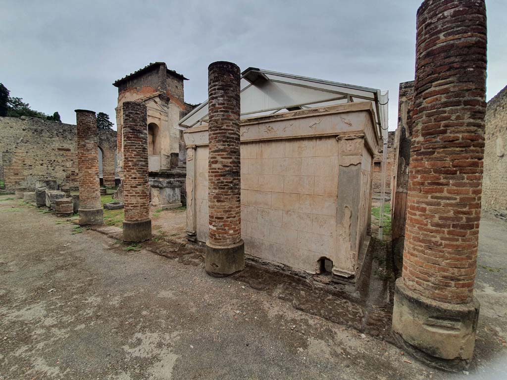 VIII.7.28 Pompeii. August 2021. Looking west along south side of purgatorium.
Foto Annette Haug, ERC Grant 681269 DÉCOR.

