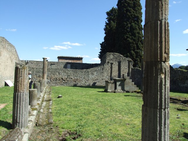 VIII.7.29 Pompeii. March 2009.  Looking east along North side.