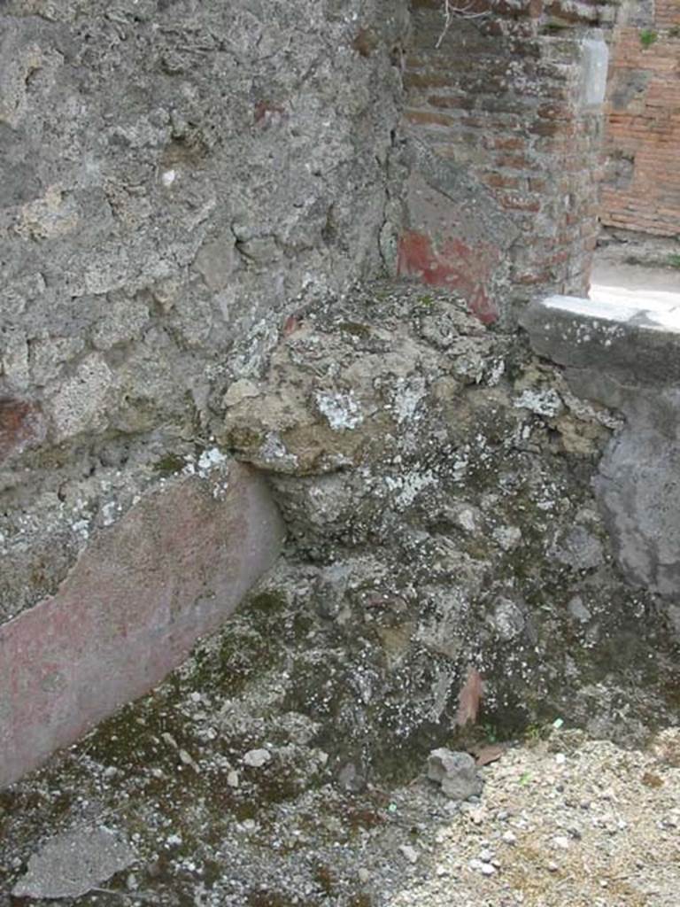 IX.1.3 Pompeii. August 2021. Amphorae against south wall. Photo courtesy of Robert Hanson.