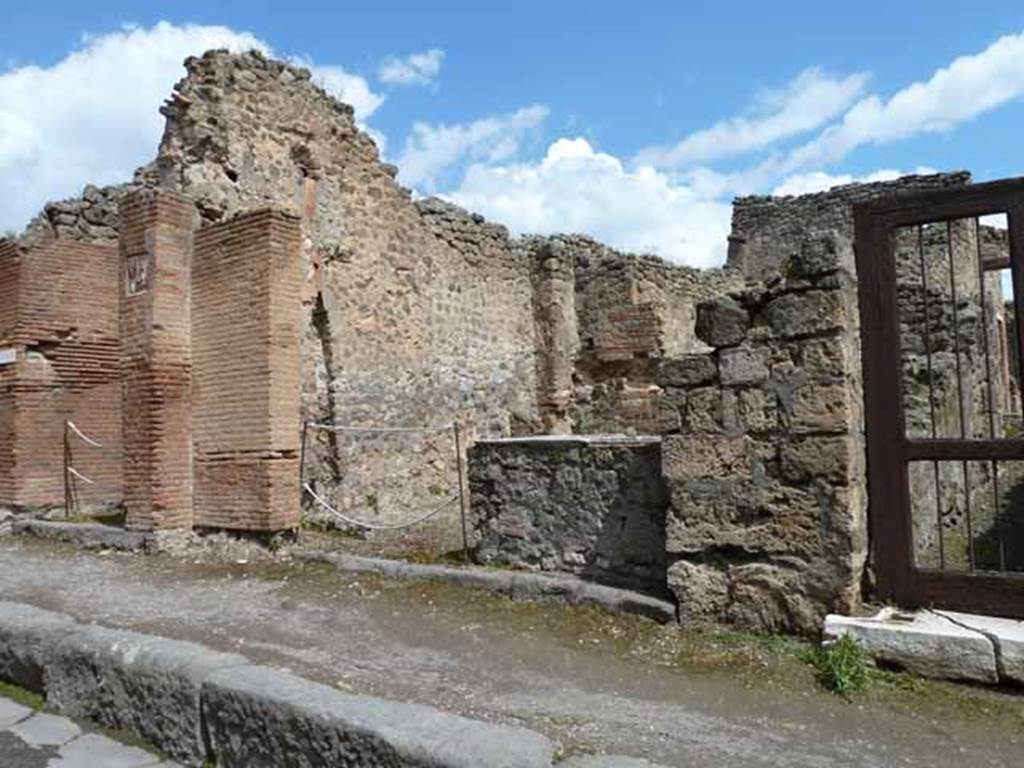 IX.1.6 Pompeii. May 2010. Entrance on Via Stabiana.