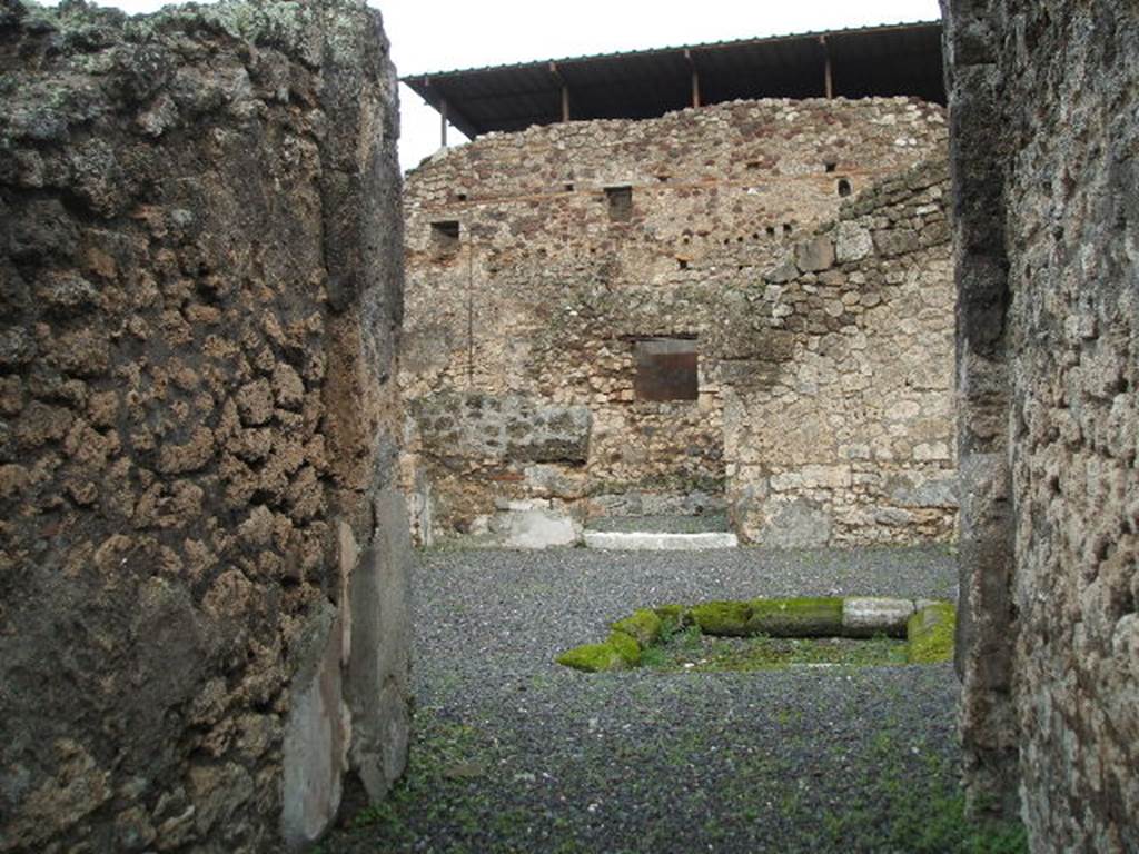 IX.1.12 Pompeii. October 2020. Looking east across atrium. Photo courtesy of Klaus Heese.