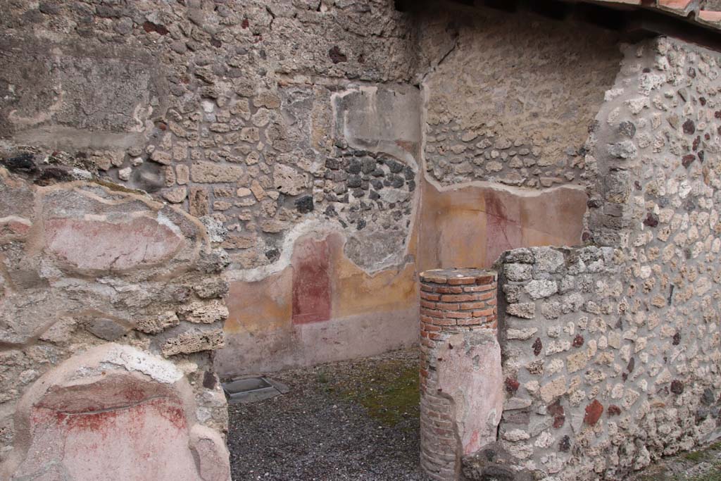 IX.1.12 Pompeii. October 2020. Looking east towards decorated walls in cubiculum. Photo courtesy of Klaus Heese.