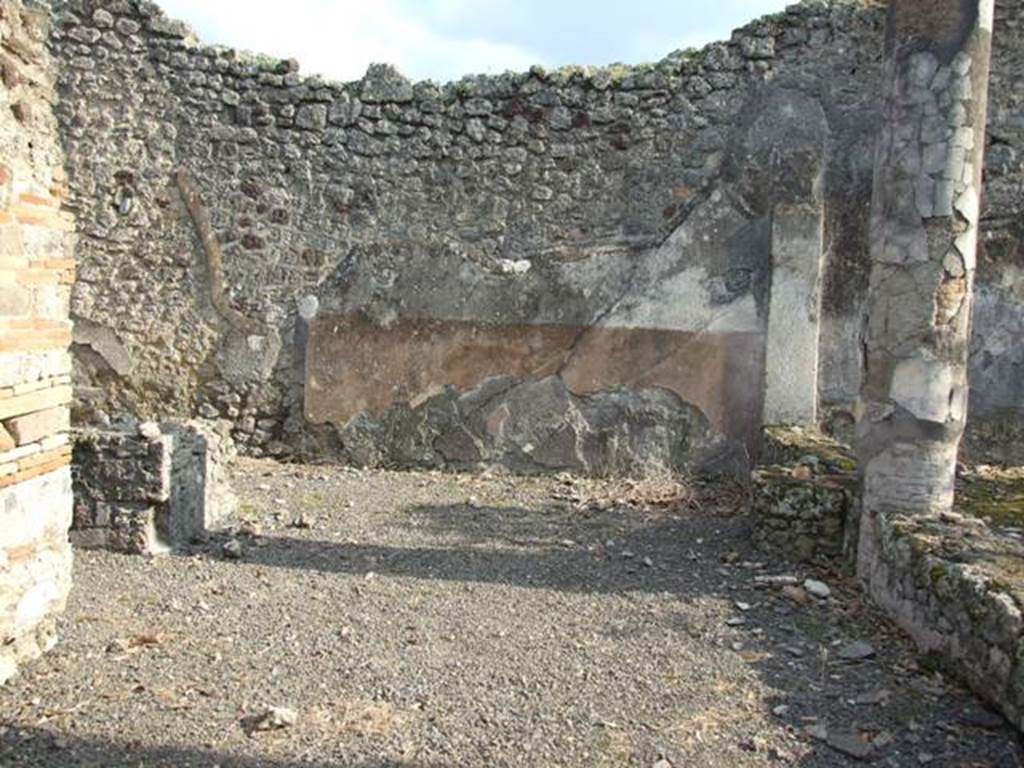 IX.2.21 Pompeii.   March 2009.  Room 10.   East portico, looking south.