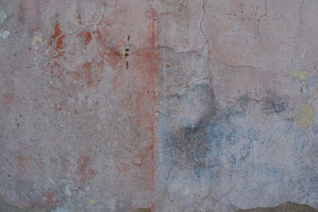 IX.2.26 Pompeii. March 2019. Front façade, detail of red and black painted panels. 
Foto Taylor Lauritsen, ERC Grant 681269 DÉCOR.

