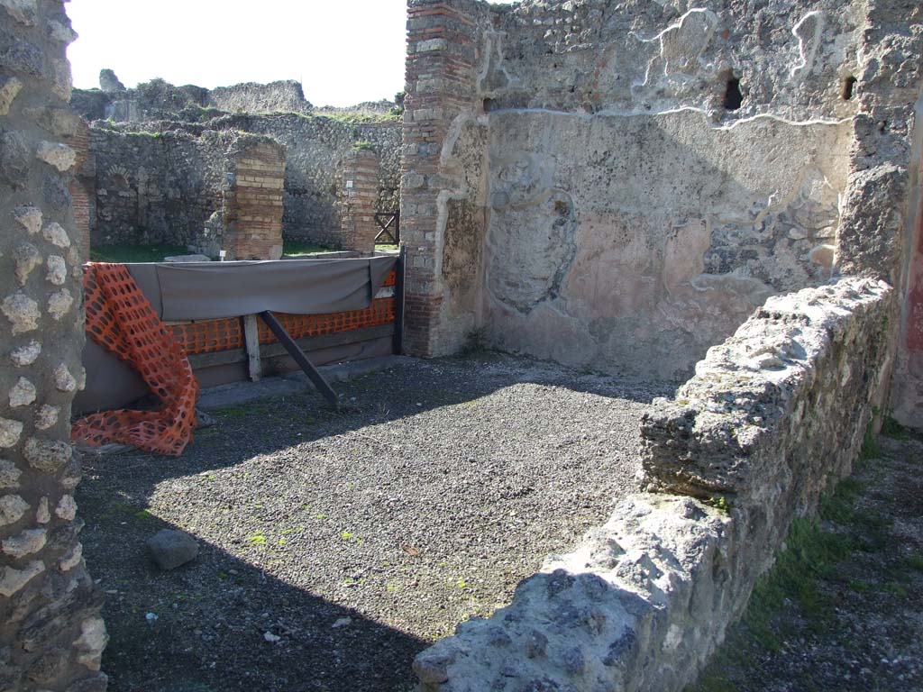 IX.3.2 Pompeii.  March 2009. Cubiculum on north side of former atrium.

