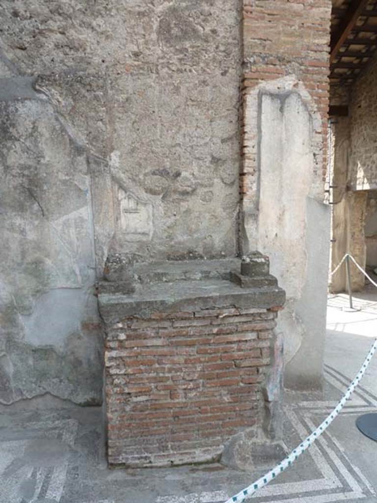 IX.3.5 Pompeii. September 2015. Altar on south-west side of atrium.