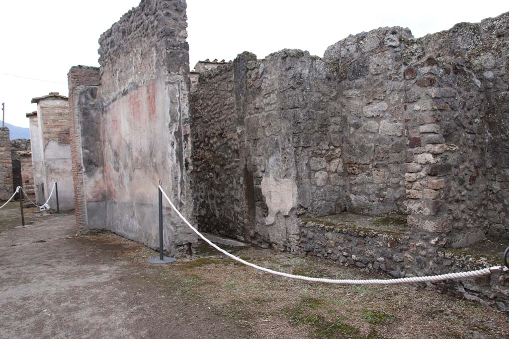 IX.3.5 Pompeii. October 2020. 
Room 32, west wall of tablinum, and corridor on west side of tablinum on west side of secondary atrium. Photo courtesy of Klaus Heese. 
