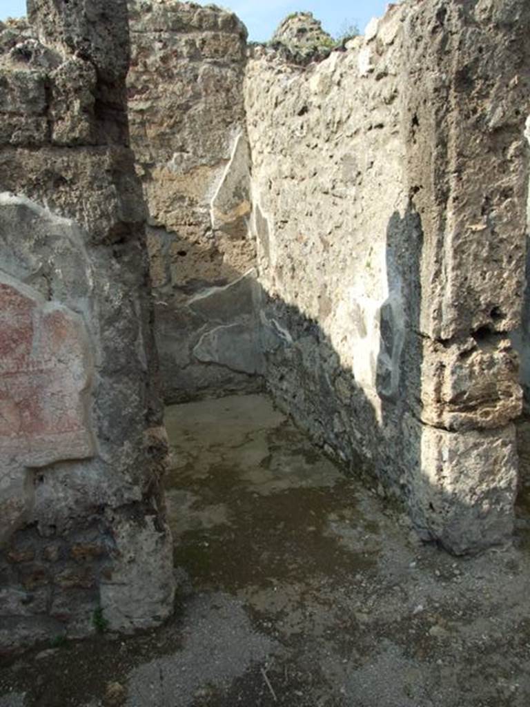 IX.3.5 Pompeii. March 2009. Room 34. Doorway to cubiculum.