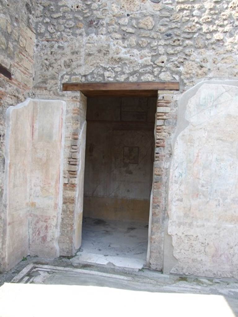 IX.3.5 Pompeii. March 2009. Room 4, doorway to cubiculum, from north side of atrium.