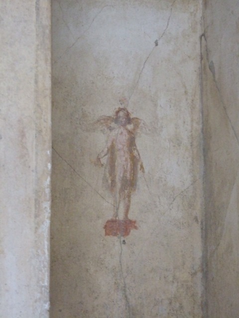 IX.3.5 Pompeii. May 2015. Room 4, detail of painted figure in recess in north-east corner. Photo courtesy of Buzz Ferebee.
