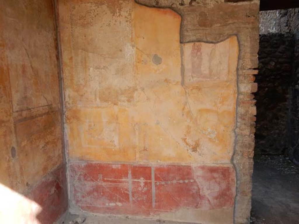 IX.3.5 Pompeii. May 2015. Room 6, north wall of ala. Photo courtesy of Buzz Ferebee.