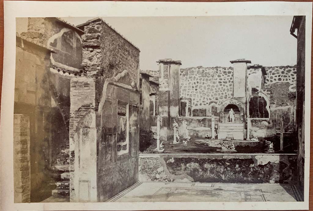 IX.3.5 Pompeii. From an Album by M. Amodio, c.1880, entitled “Pompei, destroyed on 23 November 79, discovered in 1748”.
Looking east across garden area. Photo courtesy of Rick Bauer.
