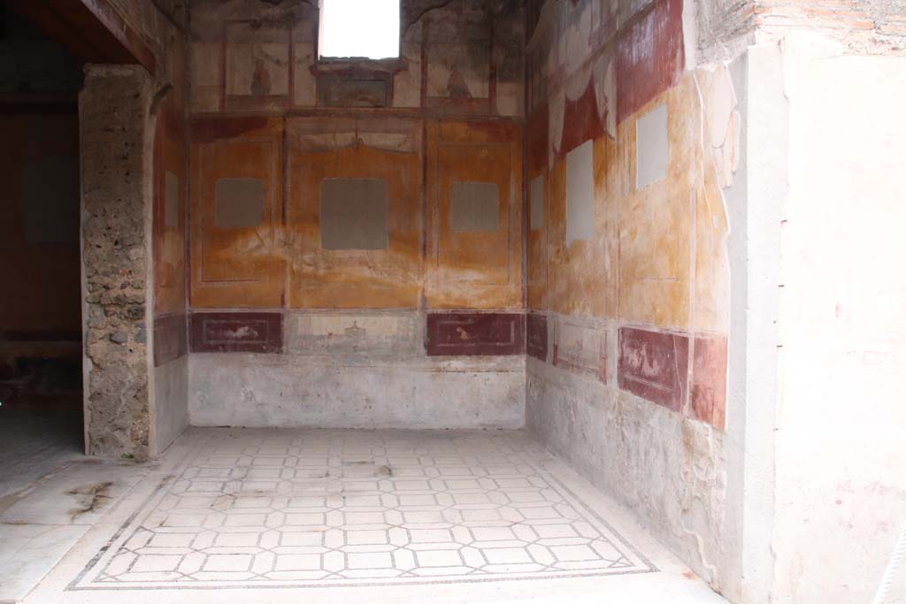 IX.3.5 Pompeii. October 2020. Looking south across atrium to doorway of room 13. Photo courtesy of Klaus Heese.