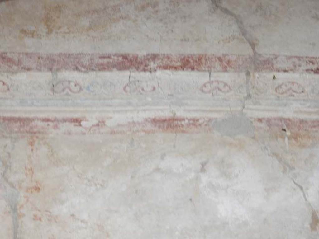 IX.3.5 Pompeii. May 2015. Room 15, detail from vaulted upper south wall.
Photo courtesy of Buzz Ferebee.

